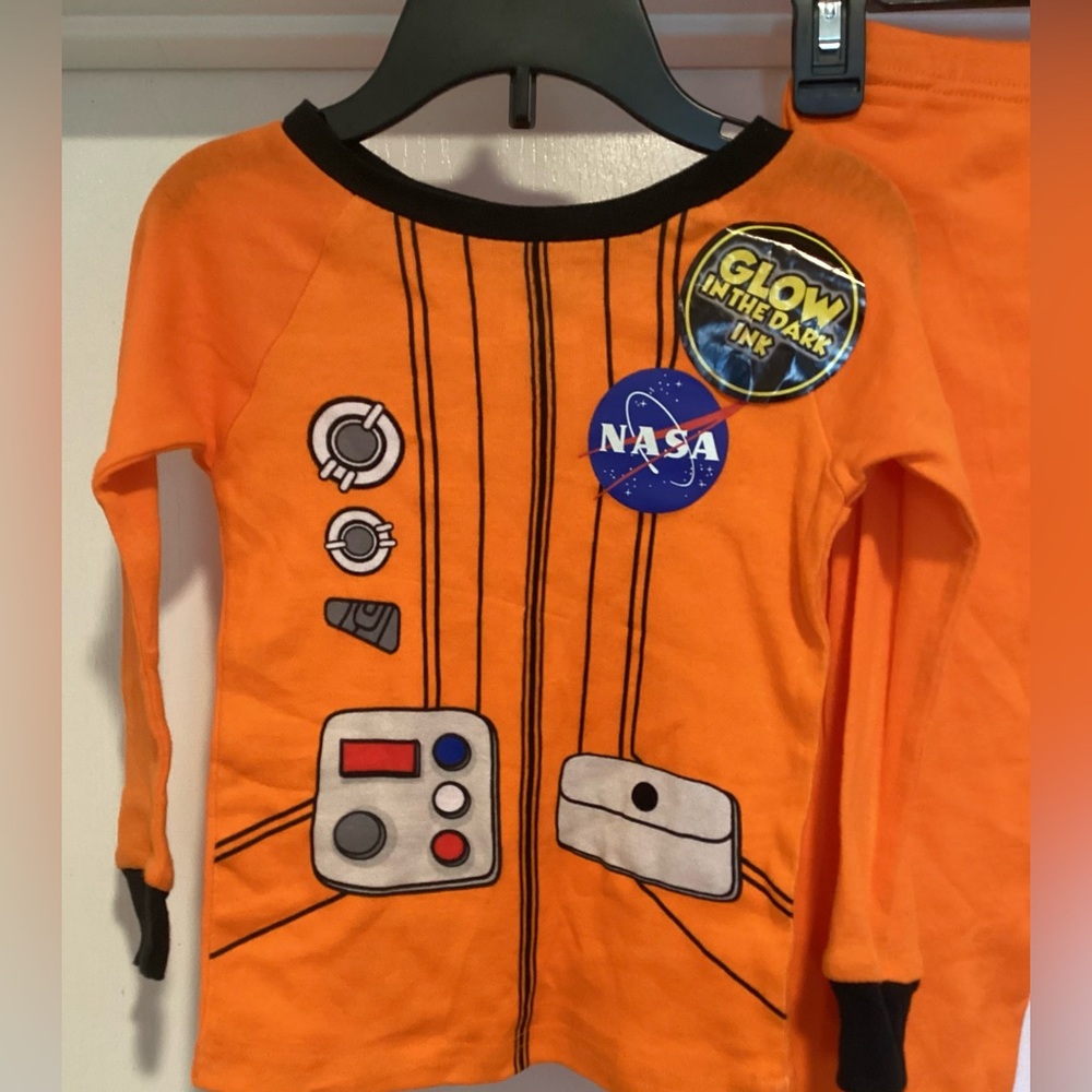 Kids Orange Glow-In-The-Dark Space Pajama Set - Picture 2 of 6